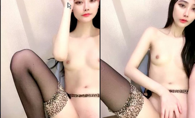 Extreme Netflix is coming! Leopard print garter stockings! Freshly shaved super pink pussy, glass rod stabbing, super close up shot.