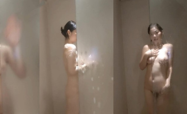 Bathroom shower~ Wiping glass with tits! [Seino] Jitterbug's glass wiping are weak~ (2)