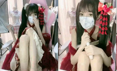 Loli, một học sinh trung học trong trường [Li Jiang không thích rau] đã nâng mông nhỏ lên và thủ dâm ~! (1)