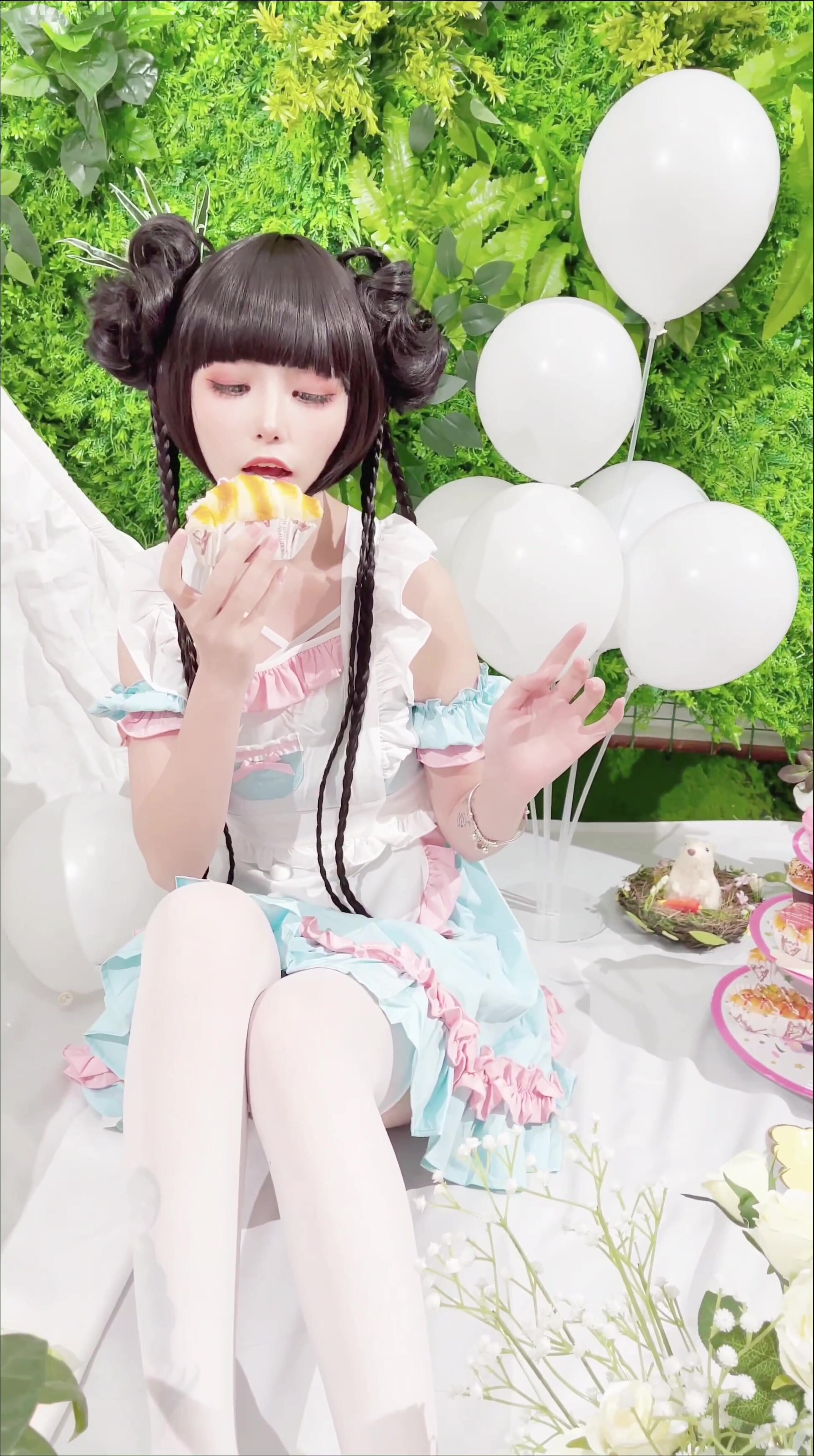 최고의 코스 폭발 기계 소녀 『야옹 요시』의 연초 신작 "요시의 행복한 피크닉"야외 탐닉 맛있는 꿀 구멍 울트라 HD 4K 오리지널 버전