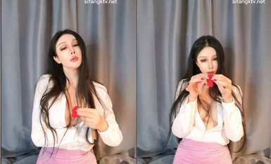 Người mẫu trẻ xuất sắc nhất "Tian Bingbing" khỏa thân hoàn toàn và thủ dâm trong video riêng tư. Cô ấy thủ dâm và âm thanh gốc của bông hồng có gai kích thích âm hộ của cô ấy và cơ thể cô ấy run rẩy.