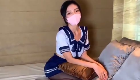 The slutty daughter who just got back from school secretly fucked her dad while her mom wasn't home! bissav