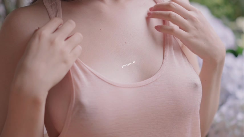 섹시하고 고차원적인 넷루트 미녀들의 최신 대규모 미학 개인 촬영 [抖娘利世] 향기로운 땀에 젖은 젖은 몸이 상하 진공 HD를 적신다.