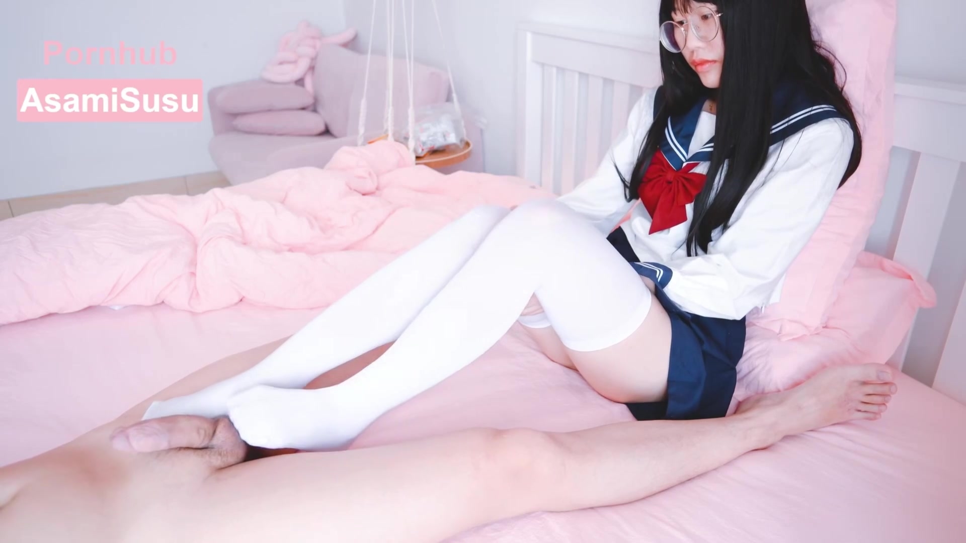 AsamiSusu] The glasses mother little lovely pink small feet with white silk, baby lovely tender little feet on stockings to brother foot sex let brother feel foot sex bring pleasure!