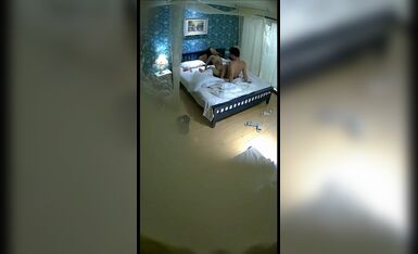 Undisclosed pay for private enjoyment service to appreciate the young big wave girl and her boyfriend to open the room hi gun side nappy with cell phone video passion 69 style play all kinds of position bed under the bed to fuck all over the room finally 