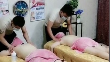 Two little young women enjoy the little brother's oil massage passionate 4P
