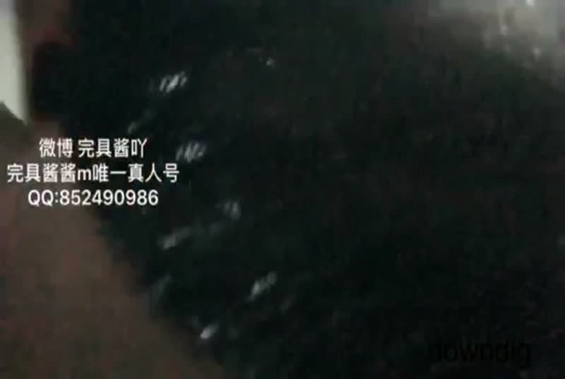 Wanju Jiangjiang Sườn xám trong suốt màu đen của Wanju Jiangjiang M là quan hệ tình dục bằng miệng gợi cảm, liếm nhau không dùng bao cao su, đâm thẳng vào lỗ hồng, la hét đạt cực khoái, đụ và xuất tinh, HD 720P phiên bản đầy đủ